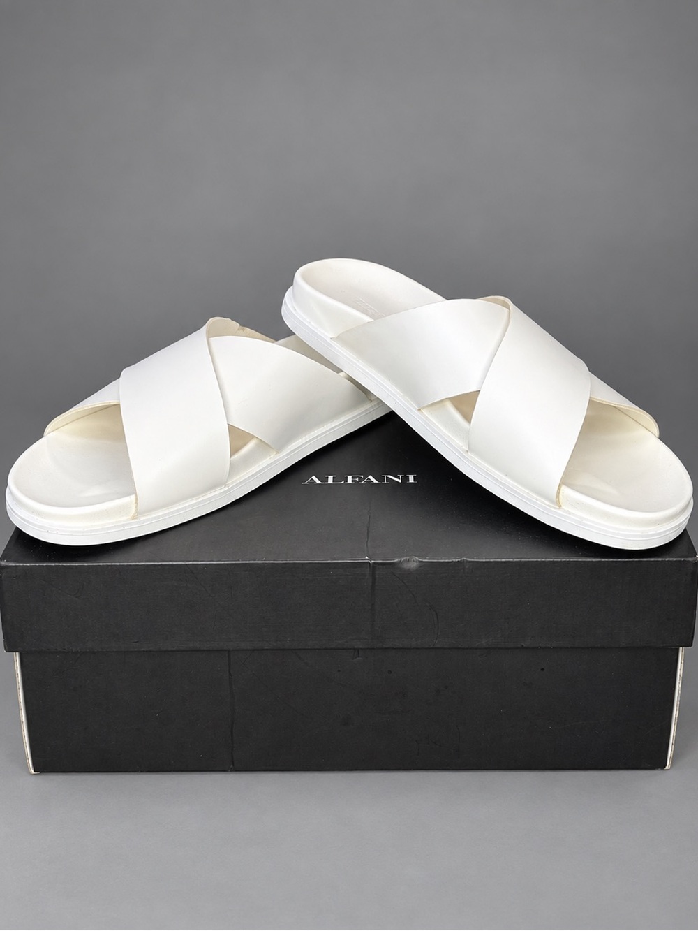 Alfani Whitter Men’s White Cross Strap Slide Sandals Size 9M